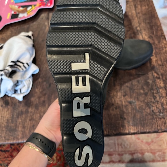 Sorel Joan if Artic Ankle bootie - Picture 4 of 5